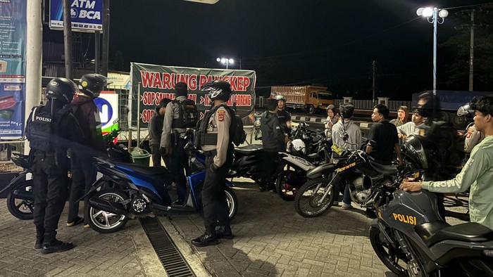 Polres Maros mengamankan sejumlah kendaraan diduga hendak balapan liar.