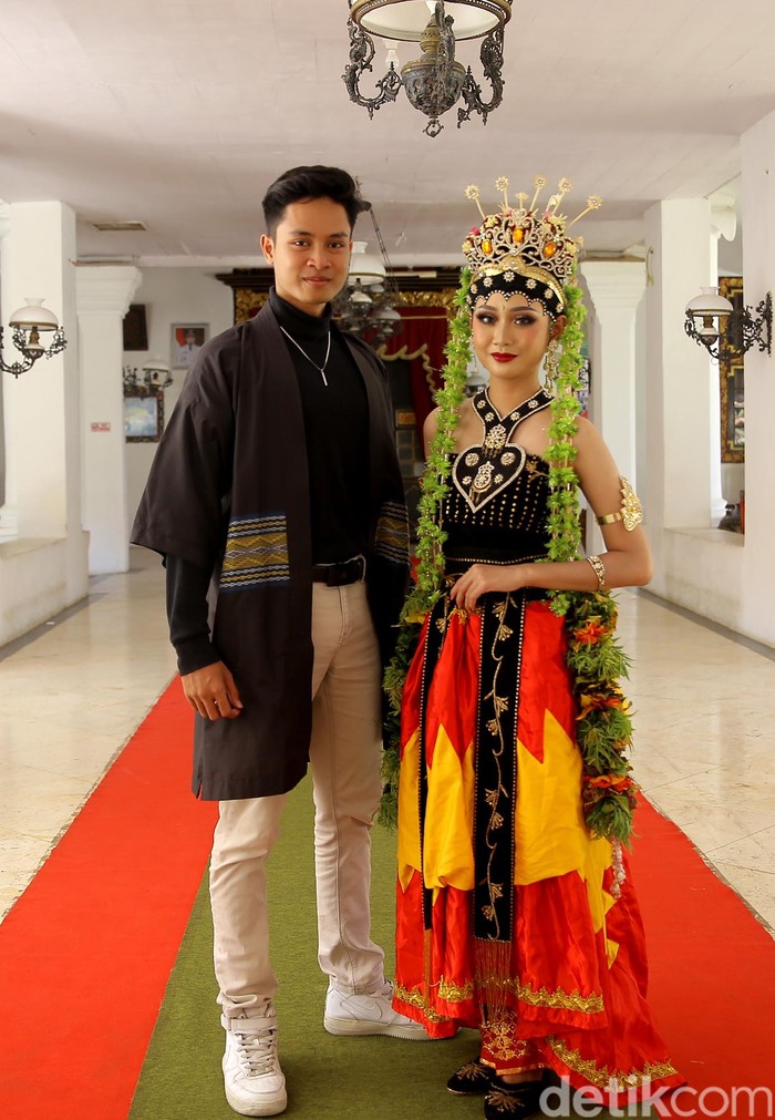 Beginilah potret keseruan program Jelajah Lensa Sumenep yang dibuka langsung oleh Bupati Ahmad Fauzi. Para peserta sangat antusias mengikuti jalannya acara.