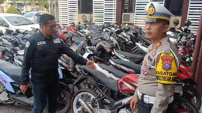 Puluhan motor di Probolinggo diamankan karena hendak balap liar dan konvoi