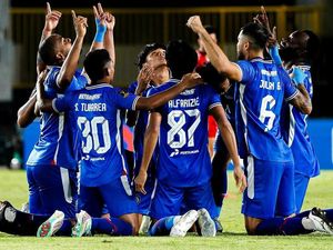 Liga 1: Tekad Arema FC Raih Kemenangan Perdana di Kandang PSM