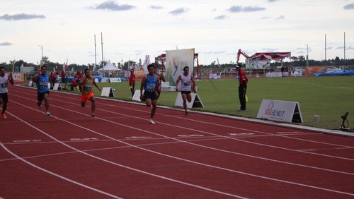 Sprinter andalan NTB, Lalu Muhamad Zohri, saat beradu cepat dalam PON Aceh-Sumut 2024 di Sport Center, Deli Serdang, Sumatera Utara, Minggu (15/9/2024). (Dok. KONI NTB)