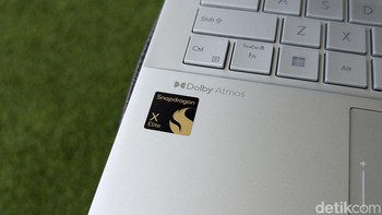 Vivobook S 15 OLED ditenagai prosesor Qualcomm Snapdragon X Elite yang bisa memproses fungsi AI dengan kecepatan hingga 45 TOPS berkat NPU Qualcomm Hexagon. Foto: Virgina Maulita Putri/detikINET