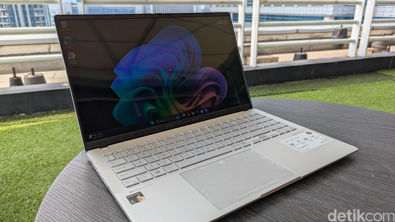 Unboxing Asus Vivobook S 15 OLED