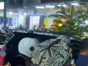 Sejoli Kepergok Mesum dalam Mobil di Parkiran Masjid, Sempat Dikejar Warga