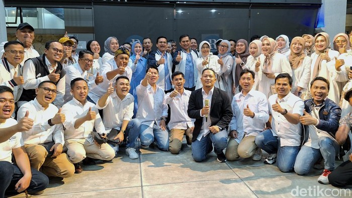 Bakal pasangan calon Bupati dan Wakil Bupati Bandung, Sahrul Gunawan-Gun Gun Gunawan saat bertemu para pengusaha.