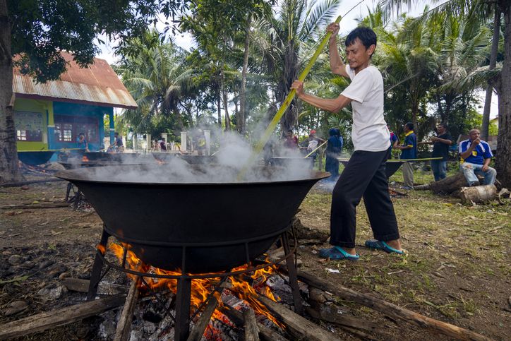 Bolehkah Muslim Berebut Makanan Kenduri saat Maulid Nabi Muhammad SAW?