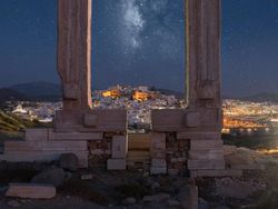 Tempat Ibadah yang Dibangun di Tempat Tak Terduga, Asli Bikin Tercengang!