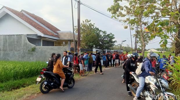 Rumah mayat guru SMP yang ditemukan tewas di Desa Kalilandak Kecamatan Purwareja Klampok Banjarnegara.