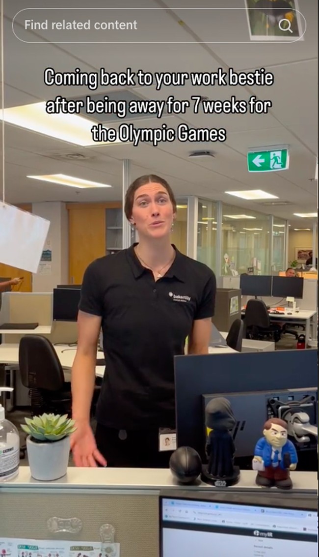 Rekan dan temanku pikir itu keren. Aku juga tidak merasa diperlakukan berbeda dari yang lain. Kami semua merayakan satu sama lain untuk hal-hal yang kita capai di luar pekerjaan, ujarnya kepada Whats the Jam. Foto: TikTok Hazel Ouwehand