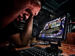 Modus Judi Online Menyebar di Medsos, Menyusup Konten Meme dan Viral