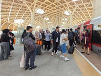 Intip Stasiun Kereta Cepat Selama Momen Long Weekend