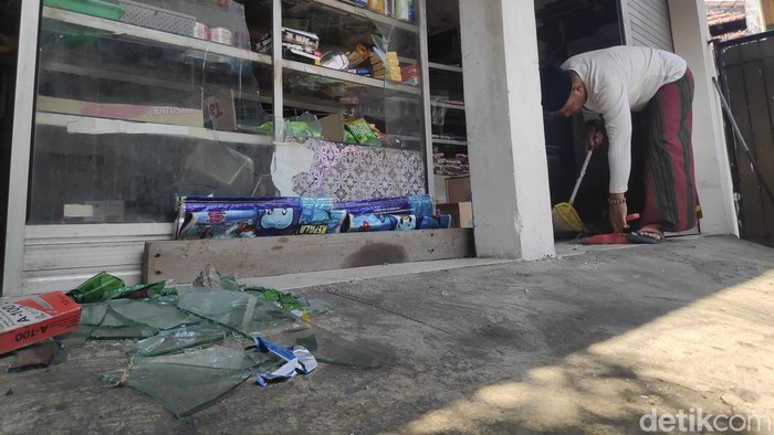 Kampung Semolowaru Surabaya diserang OTK