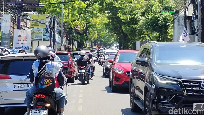 Kemacetan menuju arah Lembang, Bandung Barat..