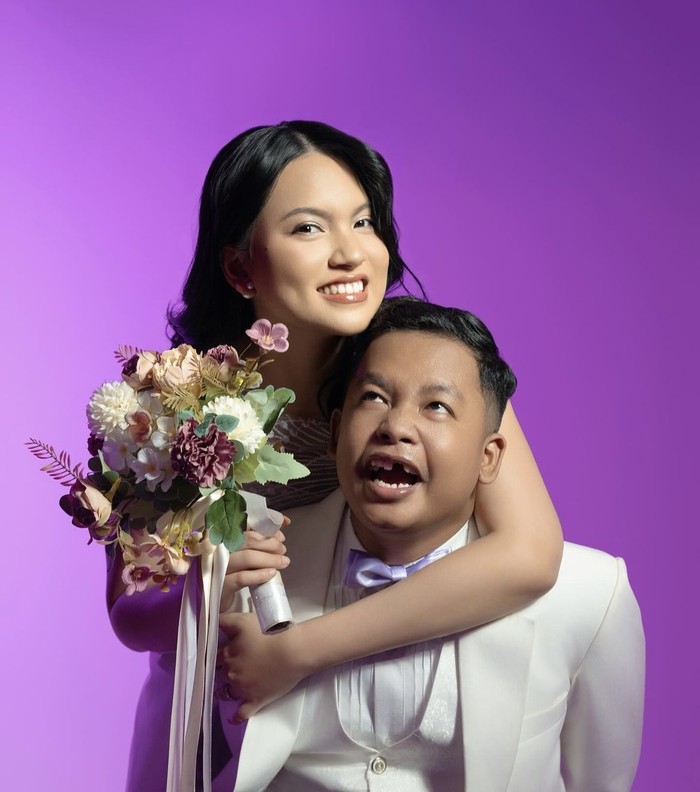 Keseruan Dustin Tiffani Pre-Wedding di Pasar hingga Makan Es Krim Keseruan Dustin Tiffani Pre-Wedding di Pasar hingga Makan Es Krim