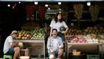 Keseruan Dustin Tiffani Pre-Wedding di Pasar hingga Makan Es Krim