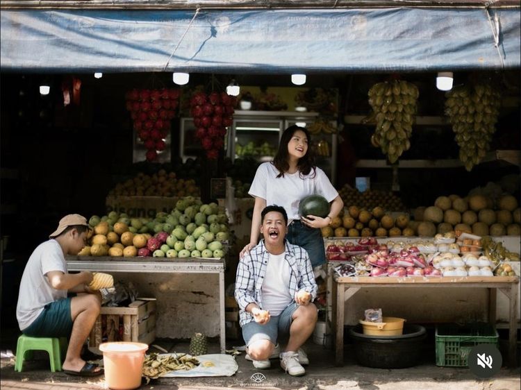 Keseruan Dustin Tiffani Pre-Wedding di Pasar hingga Makan Es Krim