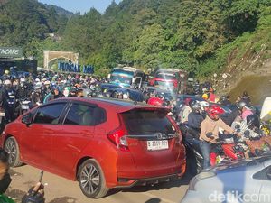 Pantesan Macet Total, Segini Jumlah Kendaraan yang Melintas di Puncak