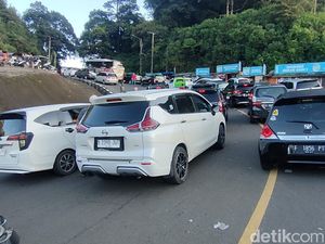 Urai Kemacetan di Jalur Puncak, Polres Bogor Kerahkan 300 Anggota