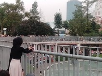 Menyaksikan Langit Senja di Taman Literasi Blok M