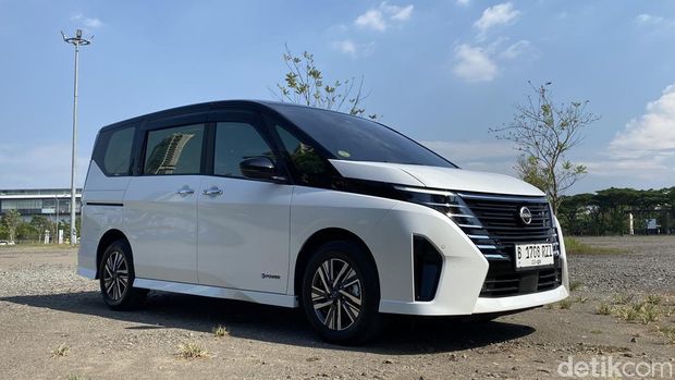 Nissan Serena e-POWER