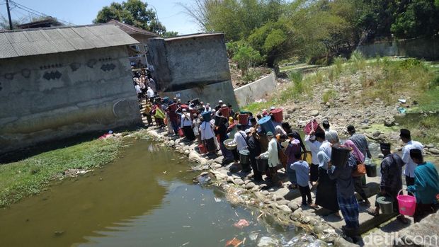 Perayaan Maulid Nabi di Kampung Religi Benda Kerep Cirebon