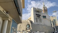 Begini pemandangan di sekitar perpustakaan yang diyakini sebagai tempat kelahiran Nabi Muhammad SAW. Menurut sejumlah kitab Sirah Nabawiyah, Nabi Muhammad SAW lahir pada 12 Rabiul Awal tahun Gajah. Para ulama berbeda pendapat terkait tanggal kelahiran Nabi SAW, namun mayoritas berpendapat demikian. Foto: Getty Images/Muhammad Nawir