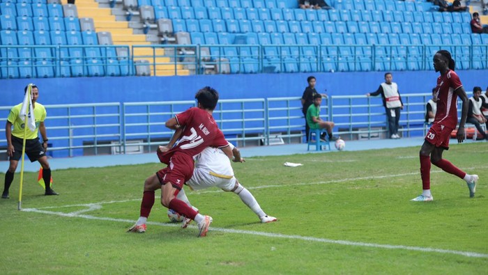 PSM Makassar menyerah 0-1 saat menjamu Arema FC di Stadion Batakan dalam laga lanjutan Liga 1 2024/2025.