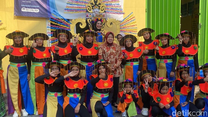 Risma menghadiri Grebek Maulid di Surabaya