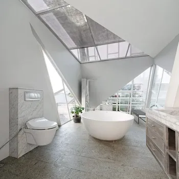 Rumah miring di Pondok Indah.