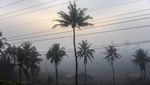 Asap Kebakaran TPSA Selimuti Desa Bagendung Cilegon
