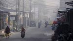 Asap Kebakaran TPSA Selimuti Desa Bagendung Cilegon