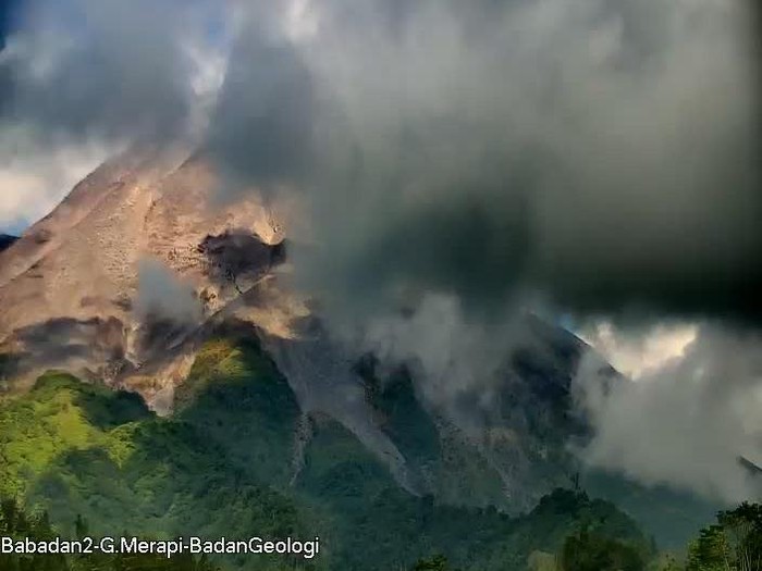 Awan panas guguran di Gunung Merapi pukul 14.57 WIB, Selasa (17/9/2024).
