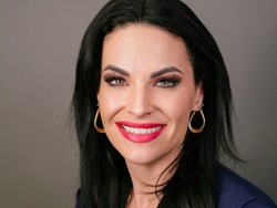 Kisah Wanita dengan Lidah Terlebar, Dulu Dirahasiakan Kini Pecahkan Rekor