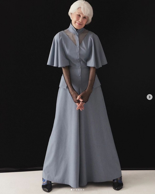 Choi Soon Hwa didaftarkan oleh anaknya ke kontes Miss Universe Korea 2024. Pendaftaran dilakukan setelah adanya perubahan peraturan batas usia kontes Miss Universe. Soon Hwa yang berusia 80 tahun pun bisa ikut serta. Foto: Dok. Instagram @soonhwa01