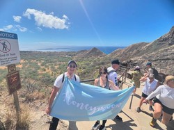 8 Foto Bulan Madu Clarissa Tanoesoedibjo-Anthony di Hawaii, Romantis & Mesra