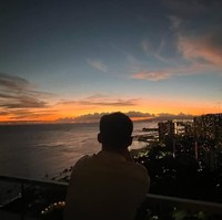 Setelah menggelar pernikahan mewah di Beverly Hills, California, Amerika Serikat, pada Sabtu (24/8/24), Clarissa Tanoesoedibjo dan suaminya, Anthony Tjipto memilih berbulan madu ke Hawaii. Melalui akun Instagram pribadinya putri Hary Tanoesoedibjo itu memamerkan momen romantis bulan madunya. Foto: Instagram/@clarissatanoe