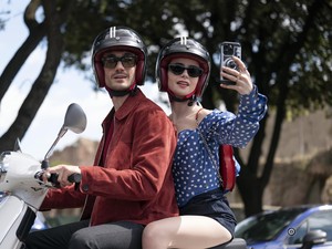 Emily in Paris Gas Syuting Lagi, Usai Astrada Meninggal di Lokasi