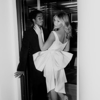 Dalam keterangan fotonya, ia menyertakan kutipan dari Injil Matius 19:6, Maka mereka bukan lagi dua, melainkan satu. Karena itu, apa yang telah dipersatukan Allah, tidak boleh diceraikan manusia. Ia juga menambahkan, Akhirnya, kami menikah. Foto: dok. Instagram @gabriel miiranda