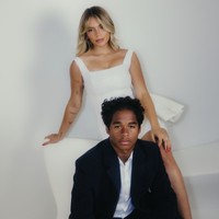 Pernikahan ini terjadi kurang dari setahun sejak mereka pertama kali bertemu. Sebelumnya, mereka dikabarkan telah menandatangani kontrak cinta yang mengatur beberapa aturan aneh dalam hubungan mereka. Salah satu aturannya adalah mereka harus saling mengatakan Aku mencintaimu dalam segala situasi, serta tidak boleh terlibat dalam perilaku adiktif. Endrick juga dilarang mengomentari foto wanita lain di Instagram.  Foto: dok. Instagram @gabriel miiranda