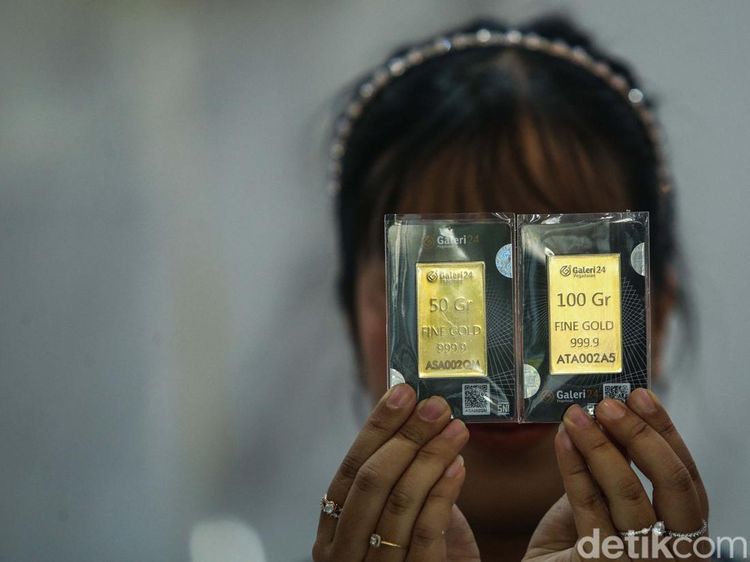 Harga Emas Tertinggi Sepanjang Sejarah, Warga Antusias Beli