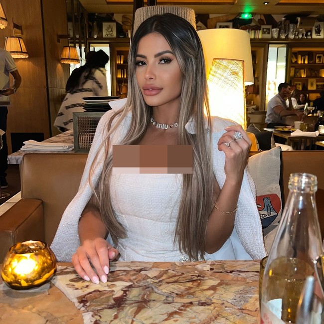 Janaina Prazeres dikenal adalah model seksi yang kerap mewarnai Majalah Playboy. Dibalik kecantikannya, Janaina ternyata menyimpan rasa ‘insecure’. Foto: dok. Instagram @janaina3