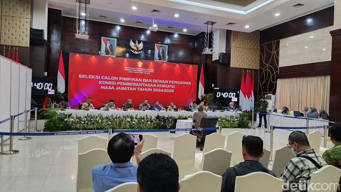 Johan Budi jalani tes capim KPK (Adrial/detikcom)