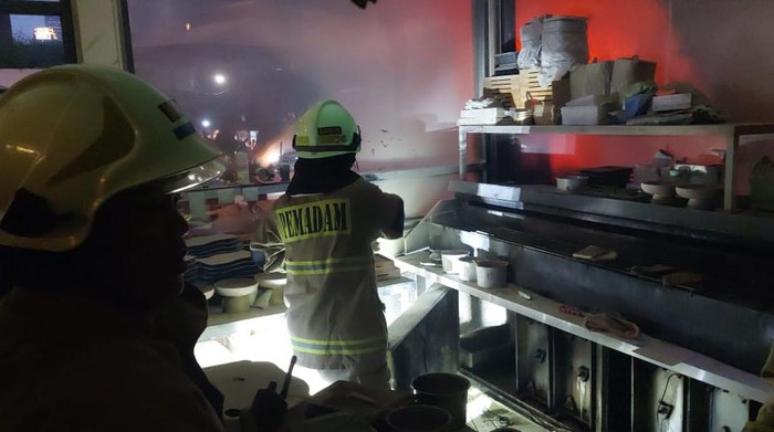 Kebakaran di sebuah restoran di Setiabudi Jaksel (dok Damkar Jaksel)