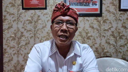 Kepala Dinsos P3A Tabanan, I Nyoman Gede Gunawan, saat ditemui detikBali di kantornya, Selasa (17/9/2024). (Ahmad Firizqi Irwan/detikBali)
