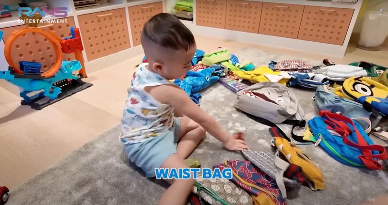 Koleksi tas Rayyanza Malik Ahmad