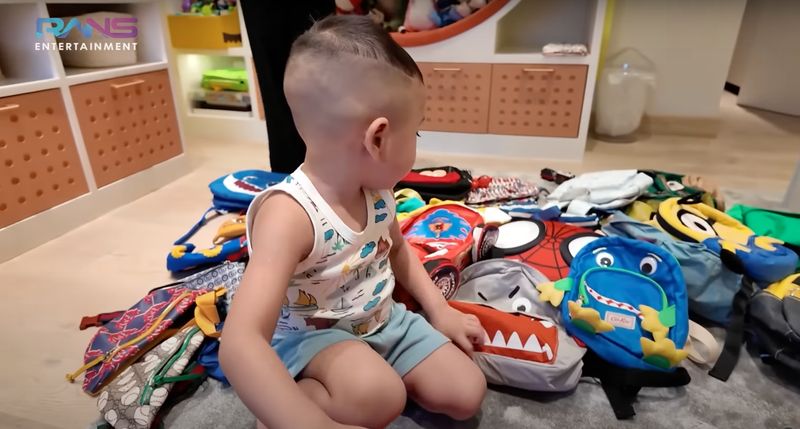 Koleksi tas Rayyanza Malik Ahmad