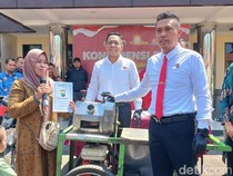 Senangnya Suliyah Saat Mesin Giling Tebunya yang Dicuri Dikembalikan