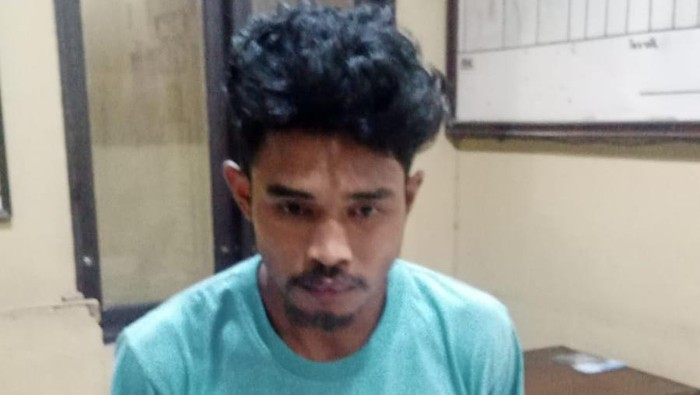 z di Kabupaten Maros, Sulawesi Selatan (Sulsel) ditangkap polisi gegara menikam pria lansia bernama Umar (67) hingga tewas.