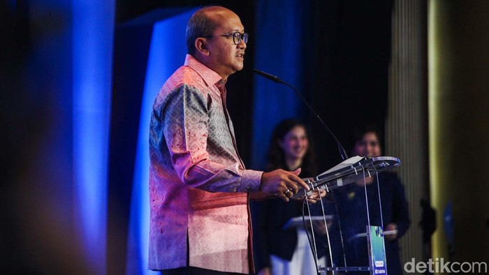 Menteri Investasi/Kepala Badan Koordinasi Penanaman Modal (BKPM) Rosan Roeslani menutup detikcom Leaders Forum di Hotel St Regis, Jakarta Selatan, Selasa (17/9/2024).