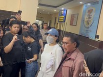Nikita Mirzani Dihujani 22 Pertanyaan Terkait Laporannya terhadap Vadel Badjideh